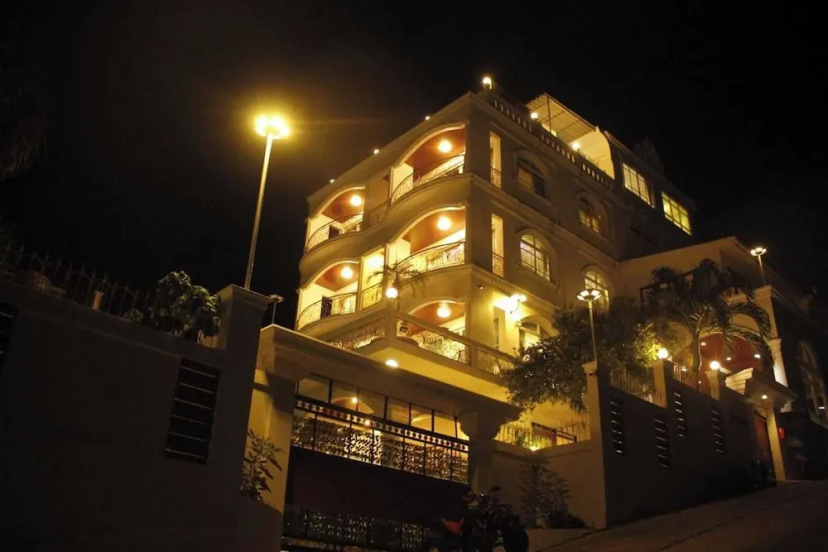 Narong Ek Residence View & Pool Villa — забронировать отель в Патонг