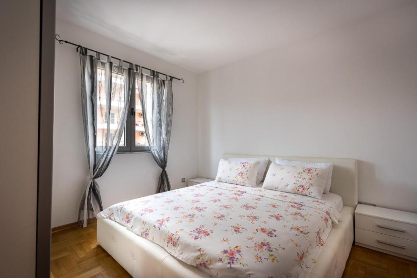 Apartments Montreal — отель с удобствами в Будва