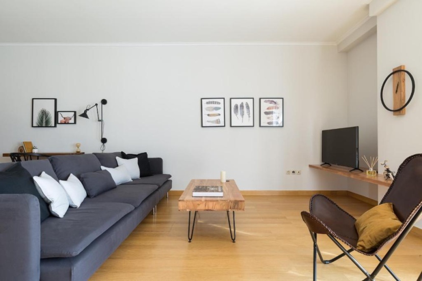 Цены на UPSTREET Stylish & Spacious 2BD Apt-Thiseio в Афины