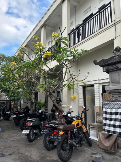 Agung Residence — отель с удобствами в Денпасар