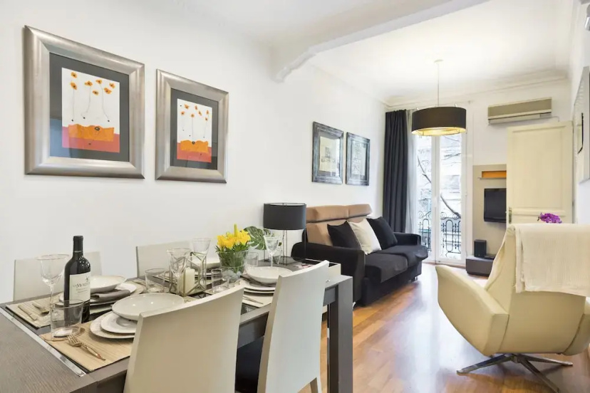 Apartamento Paal Sagrada Familia — отель с удобным расположением в Барселоне