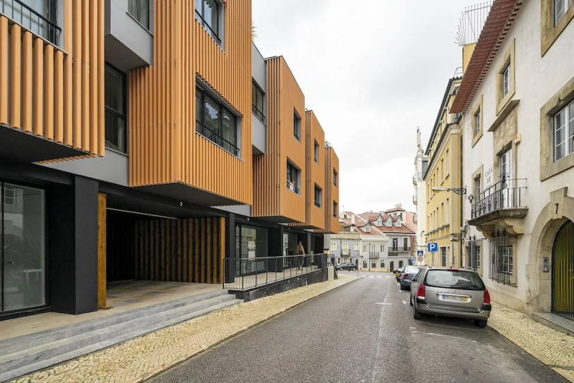 Urban Oasis: Modern Living With Parking & Ac — комфортный отель в Лиссабоне