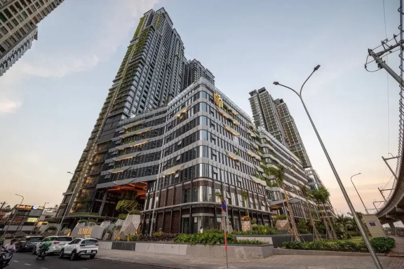 Lumiere Riverside - Luxury Condo District 2 — забронировать отель в Хошимине