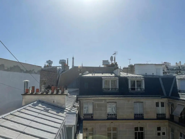 Цены на Beautiful Lincoln Apartment в Париже