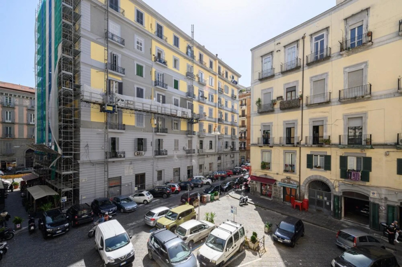 Piazza Portanova 11 - Appartamento Grande — отель в Неаполе, Италия
