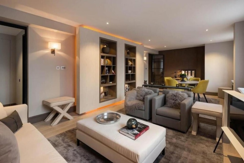 Цены на 4-bedroom Apartment in the Heart of Chelsea в Лондоне
