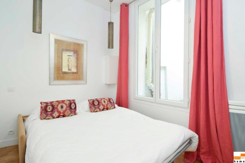 S02199 - Pretty studio for 2 people in the heart of the Montorgueil neighborhood — забронировать отель в Париже