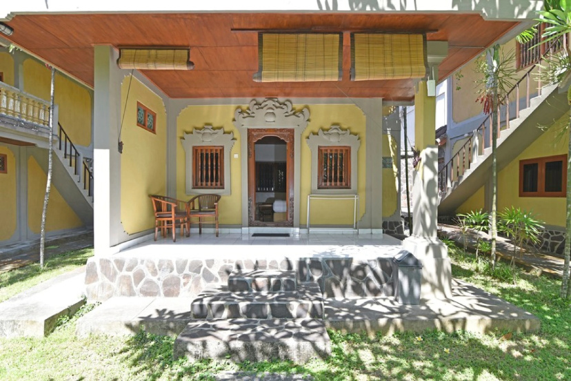 RedDoorz near Beachwalk Mall Kuta — отель с удобствами в Кута
