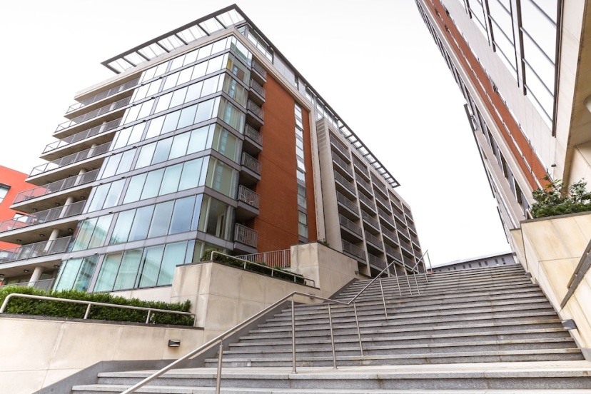 Waterside Bliss  Austin David Apartments — отель с удобствами в Лондоне