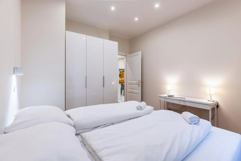 Цены на Spacious 2 bedroom apartment nearby center в вене