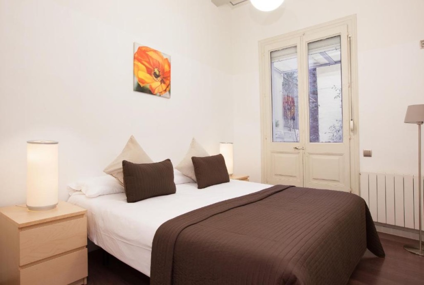 Rent Top Apartments near Plaza de Catalunya — отель с удобным расположением в Барселоне