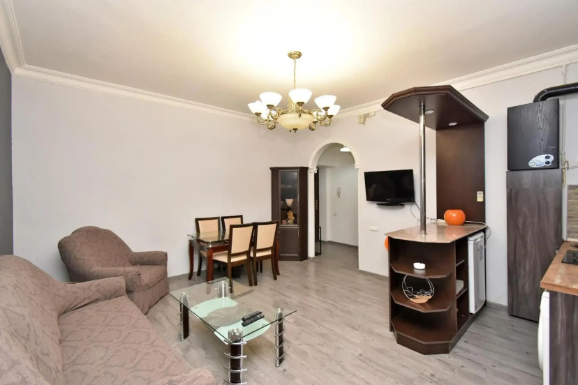 Martiros Saryan street, 1 bedroom Sunny, New Renovated apartment SA185 — отель с удобствами в Ереван