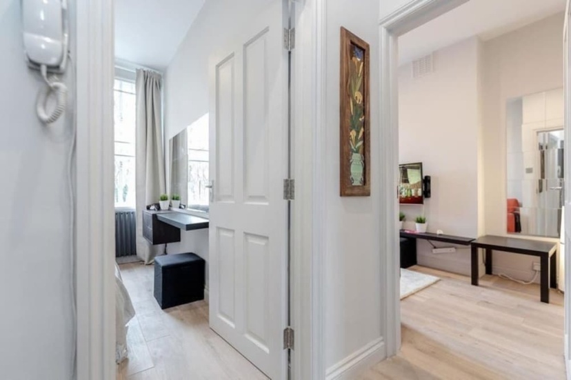 Stunning 1-bed Apartment in London — забронировать отель в Лондоне