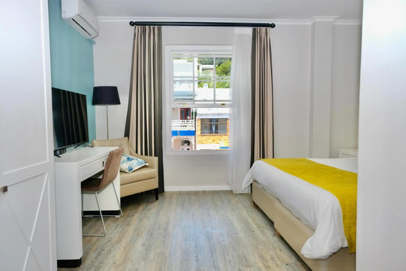 Simon's Town Quayside Hotel — отель в Кейптауне для семейного отдыха