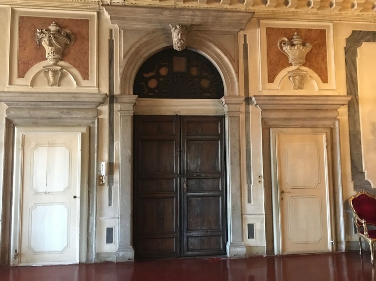 Luxurious Palazzo in Venice in the Rialto Area With Housekeepercook — отель с удобным расположением в Венеции