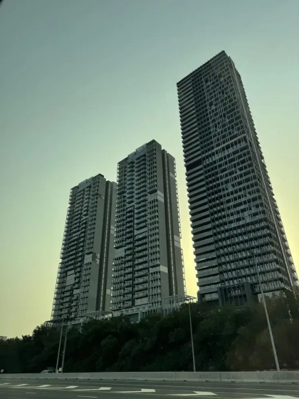 Majestic Studio in Bloom Tower C Perfect for 2 — отель с удобствами в Дубае