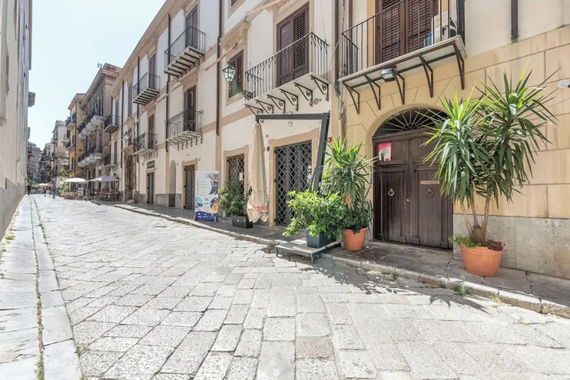 Цены на Olivella Apartment al Teatro Massimo в Палермо
