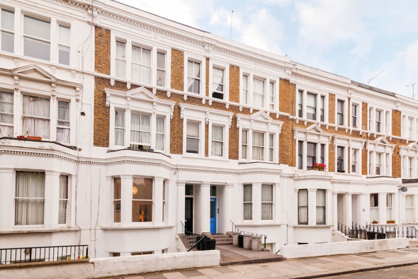 Bright Hazlitt Road Apartment — отель с удобным расположением в Лондоне
