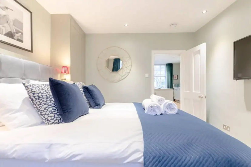 Elegant 1BD Flat in the Heart of Notting Hill! — забронировать отель в Лондоне