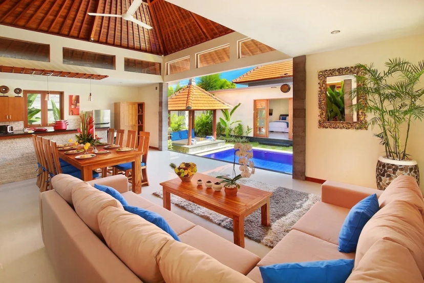 Nicola Villa Seminyak Beachside 4 — отель в Кута, Индонезия