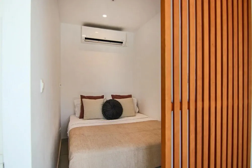 Phaedrus Living - Seaside Luxury Flat Harbour 108 — комфортный отель в Пафос