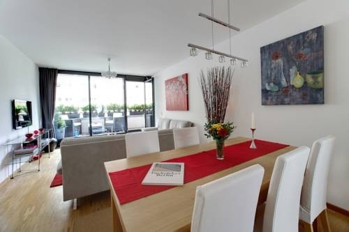 Voltaire Apartments — отзывы гостей и цены