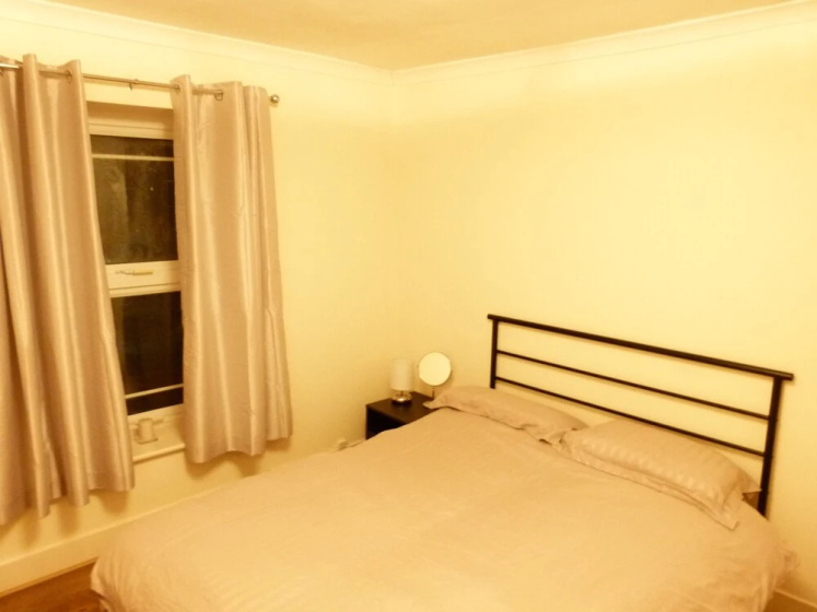 SS Property Hub - Canary Wharf Family Apartment — комфортный отель в Лондоне