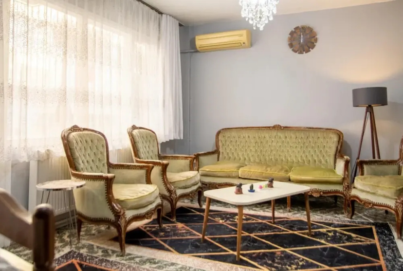 Colorful Home Near Popular Attractions in Konak — отель с удобным расположением в Измире