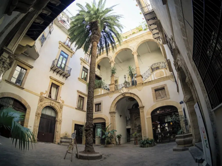 Palazzo Santa Ninfa - Luxury Mansion — отель с удобствами в Палермо