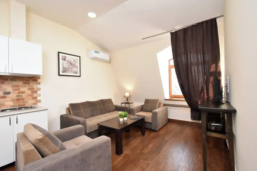 Comfort apartment on Kajaznuni street — отель с удобствами в Ереван