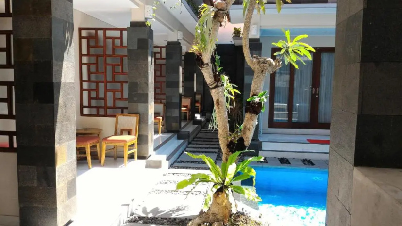 Nyaman Guest House — отель с удобным расположением в Денпасар