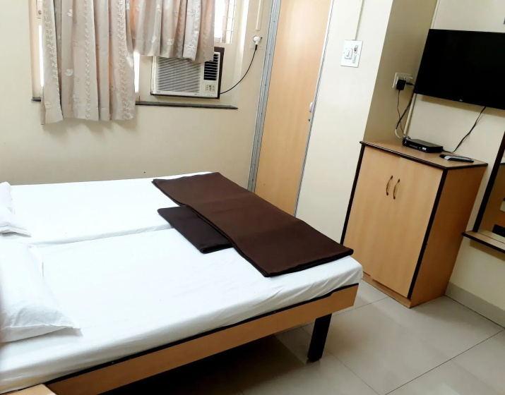Milan Guest House — отель с удобствами в Мумбаи