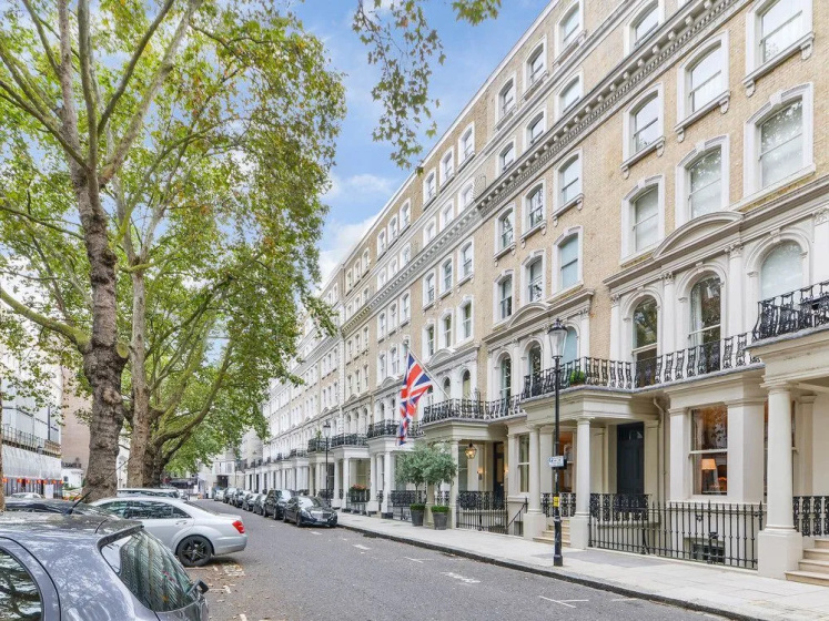 Knightsbridge Holiday Apartment — забронировать отель в Лондоне