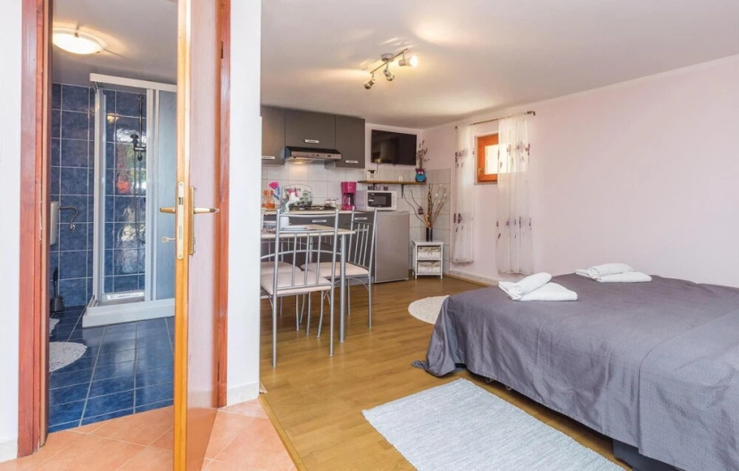 Awesome Home in Radmani With Wifi and 0 Bedrooms - Hotel in Porec - Photo 1