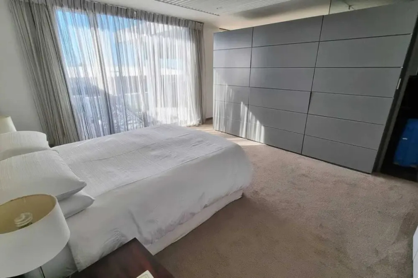 Цены на Stylish 2 Bedroom Apartment With Stunning City Views в Кейптауне