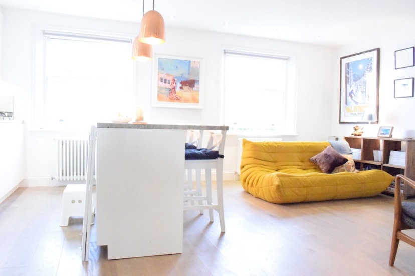 Цены на Modern 1 Bedroom Apartment in Victoria в Лондоне