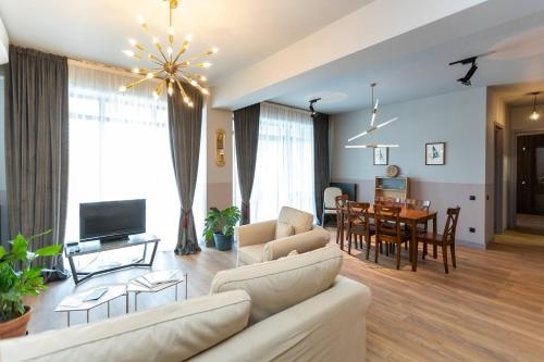 Wehost Apartment pool & gym — отель в Тбилиси, Грузия