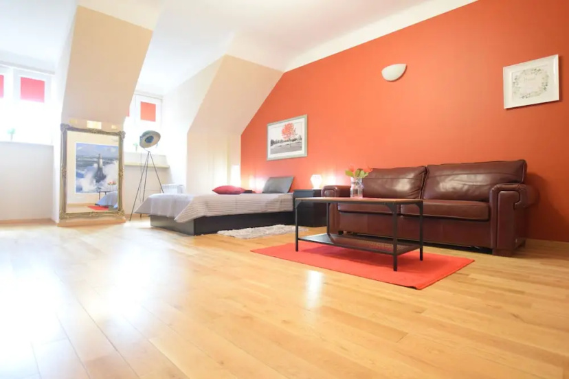 Elegant Apartment Old Town III — отель в Варшаве, Польша