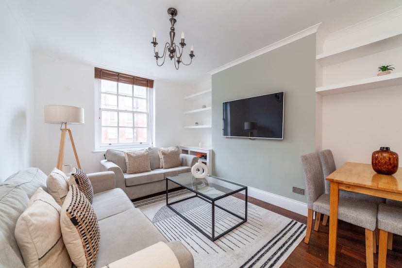 3 Bed Apartment in St John’s Wood — забронировать отель в Лондоне
