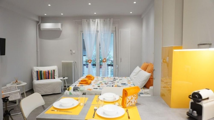 Cozy Newly-renovated Studio — комфортный отель в Афины