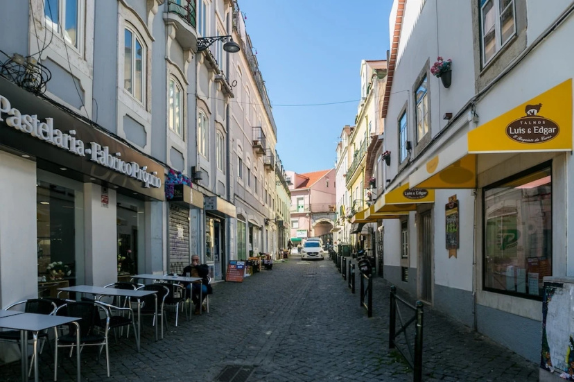 Lisbon Center Terrace Suite - Wifi - AC — отель в Лиссабоне, Португалия