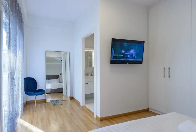 Lush Sapphire apt in the heart of Athens — отель с удобным расположением в Афины