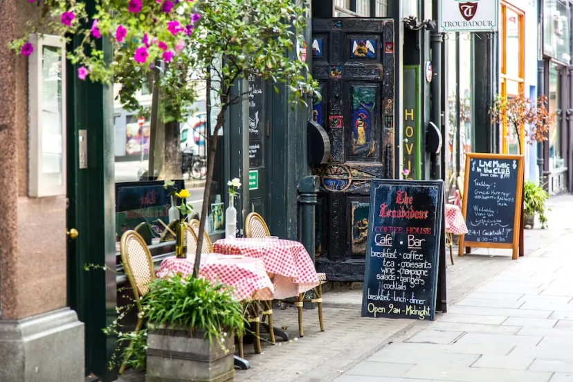 Cathcart Road IV by Onefinestay — забронировать отель в Лондоне