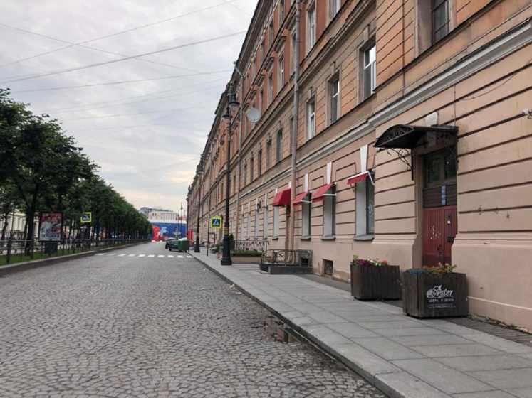 Apartments on Bolshaya Konyushennaya street 2 — отель в Санкт-Петербурге, Россия