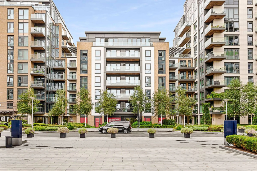 Stylish Flat In Battersea Reach — отель с удобным расположением в Лондоне