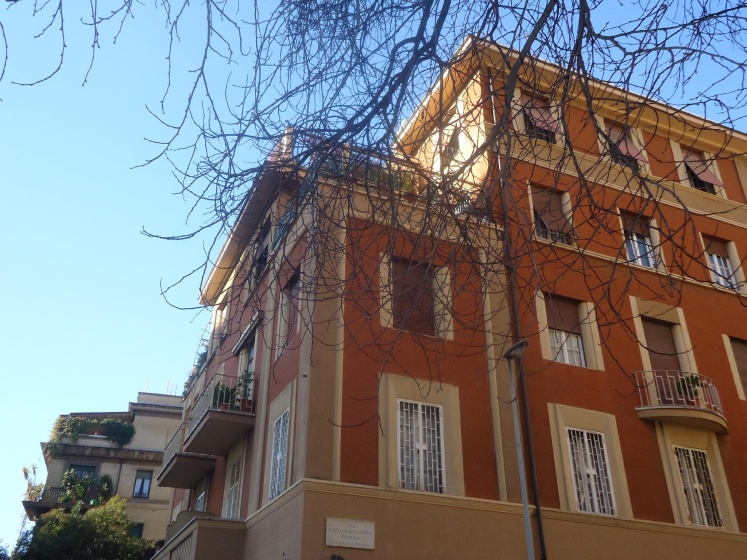Dea Roma Inn — отель с удобным расположением в Риме