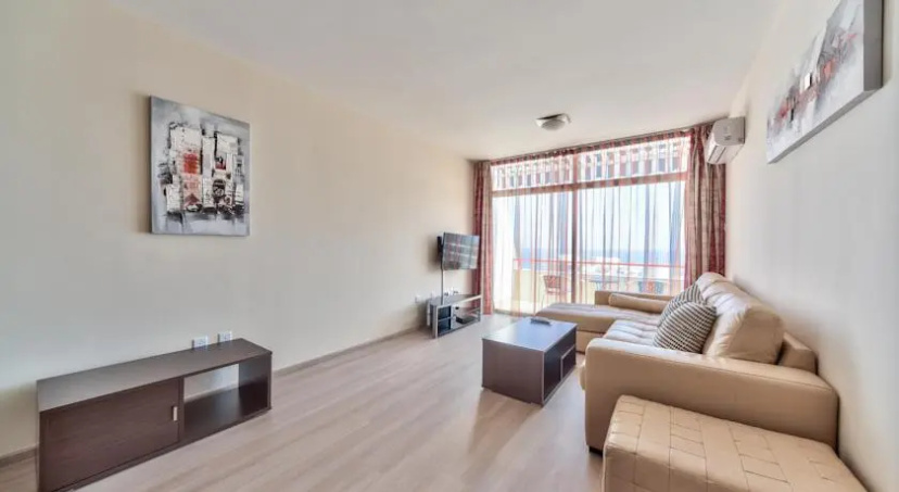 Amathusia Beach Apartment — забронировать отель в Лимассол