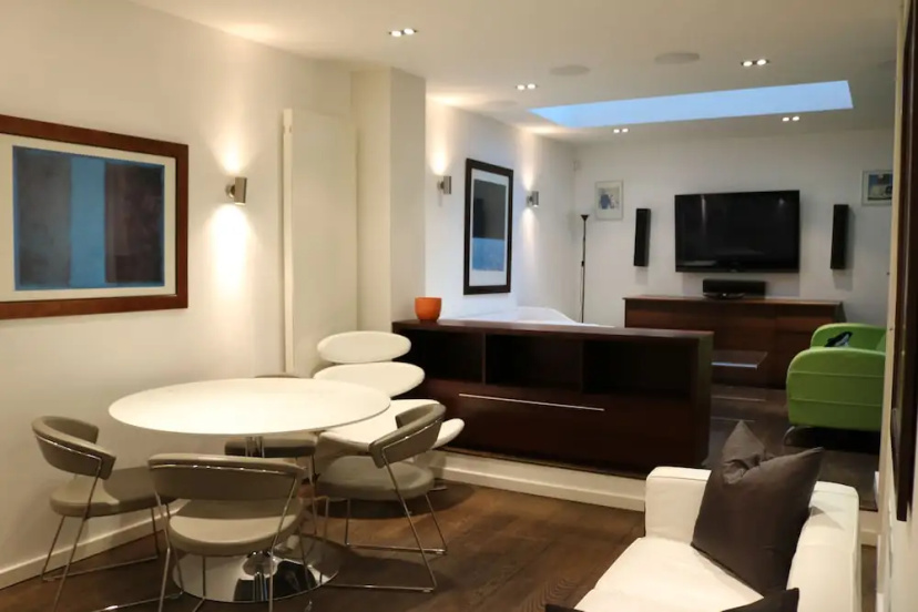 Wentworth Apartments — забронировать отель в Лондоне