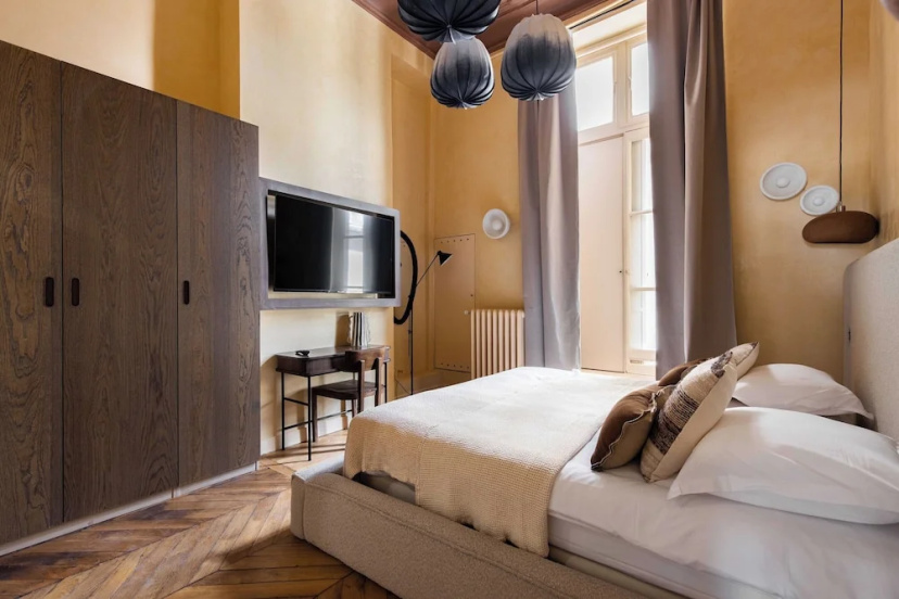 Цены на Exclusive Apartment - 5bd/12p - Grands Boulevards в Париже