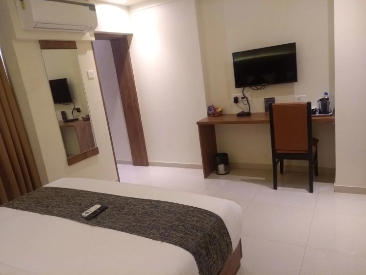 Hotel West Blue — забронировать отель в Мумбаи